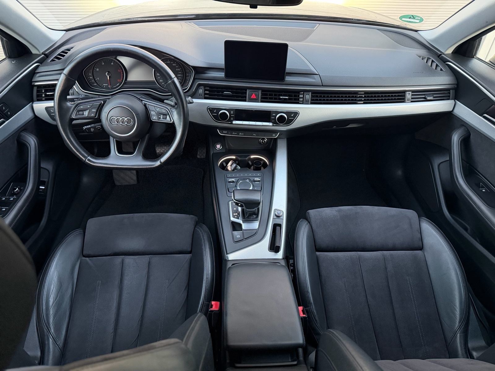 Audi A4 2,0 TDI, S-line, automatik, ACC, fotografija 9