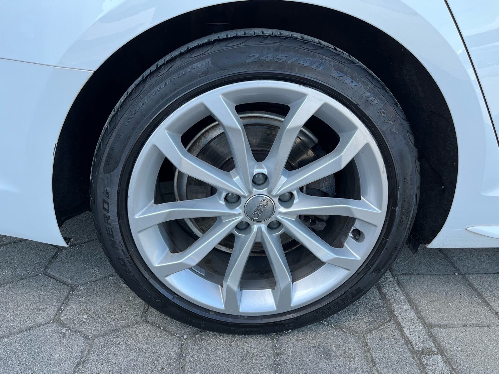 Audi A4 2,0 TDI S line automatik, fotografija 7