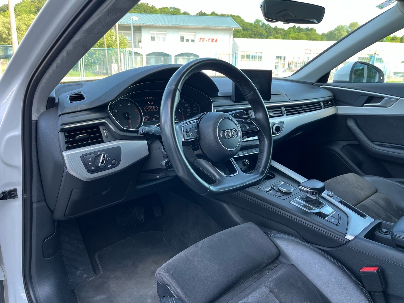 Audi A4 2,0 TDI S line automatik, fotografija 9