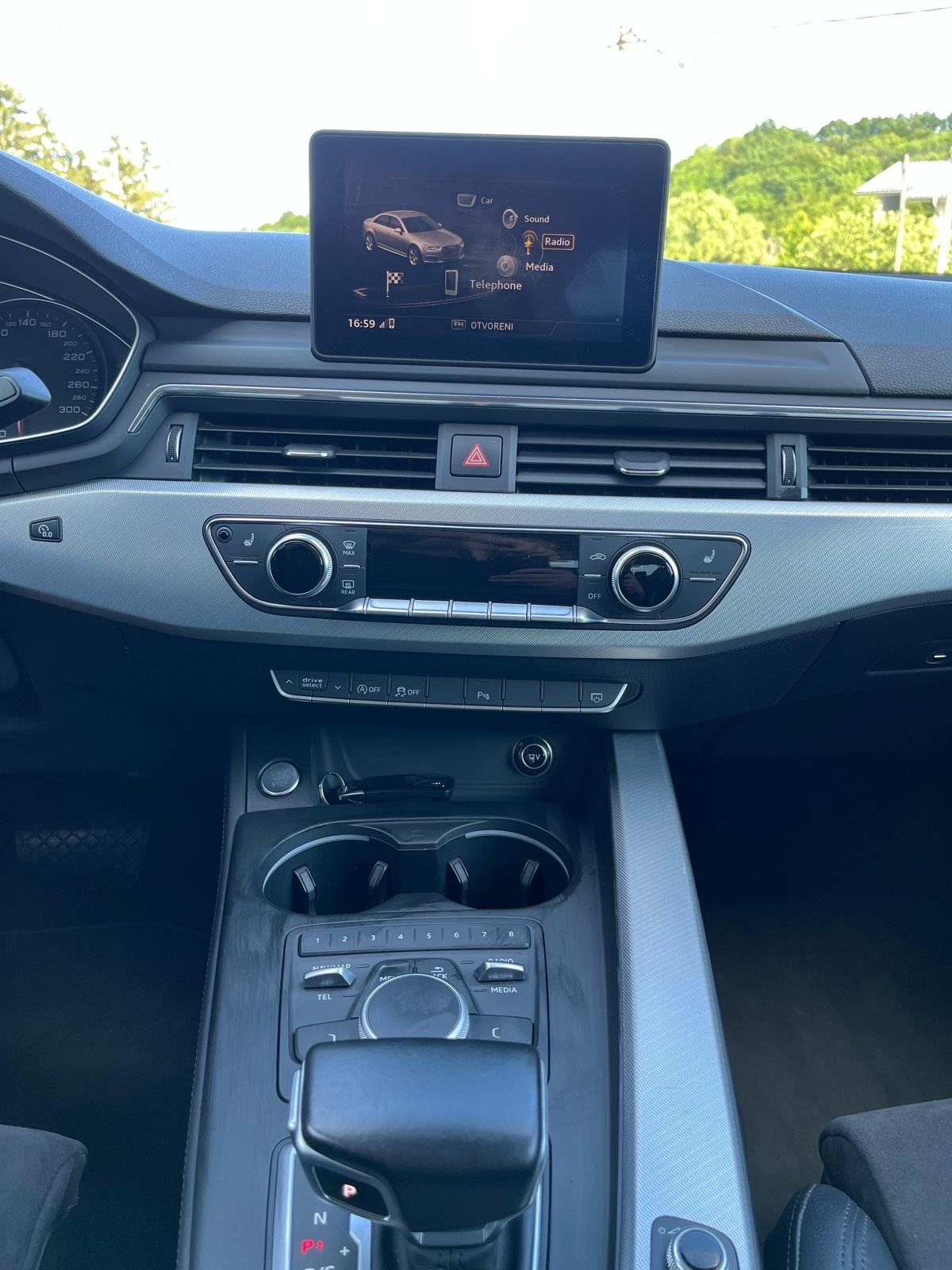 Audi A4 2,0 TDI S line automatik, fotografija 11