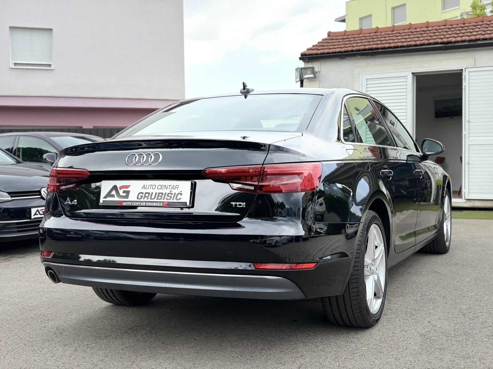 Audi A4 2,0 TDI S LINE *Automatik* *Top oprema* *Servisna* *Jamstvo*, fotografija 14