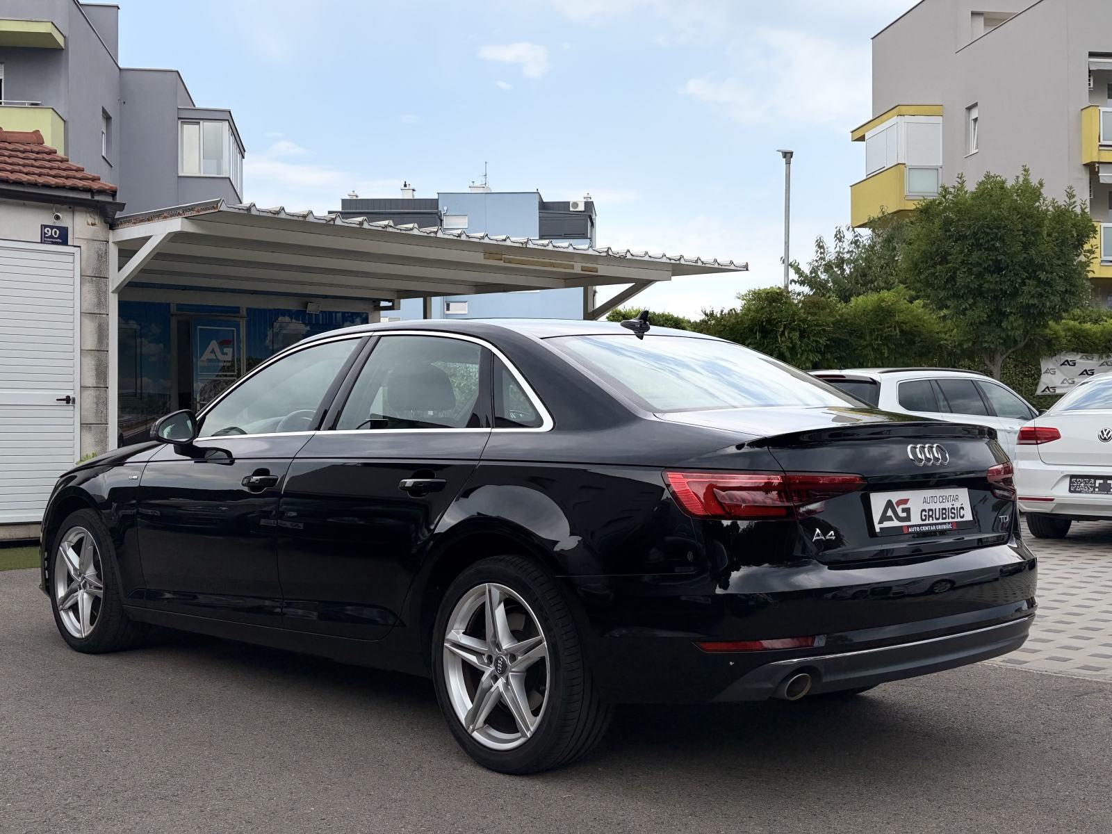 Audi A4 2,0 TDI S LINE *Automatik* *Top oprema* *Servisna* *Jamstvo*, fotografija 7