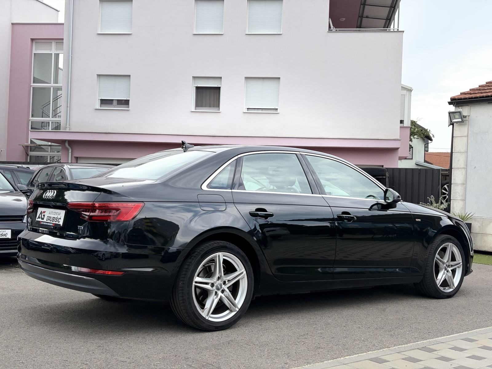 Audi A4 2,0 TDI S LINE *Automatik* *Top oprema* *Servisna* *Jamstvo*, fotografija 6