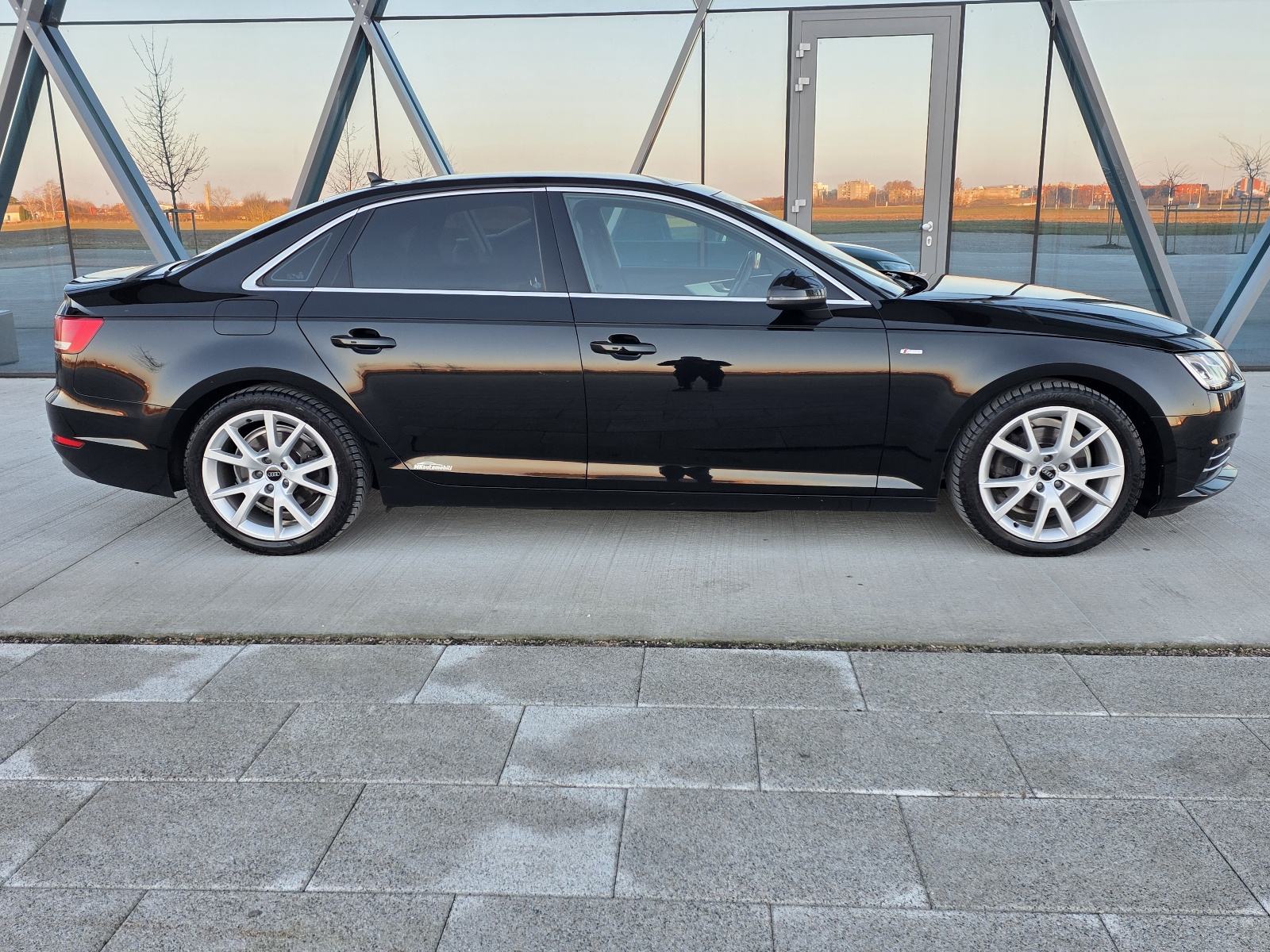 Audi A4 2,0 TDI S LINE,S TRONIK,ALU 18,NAVI,XENON, fotografija 7