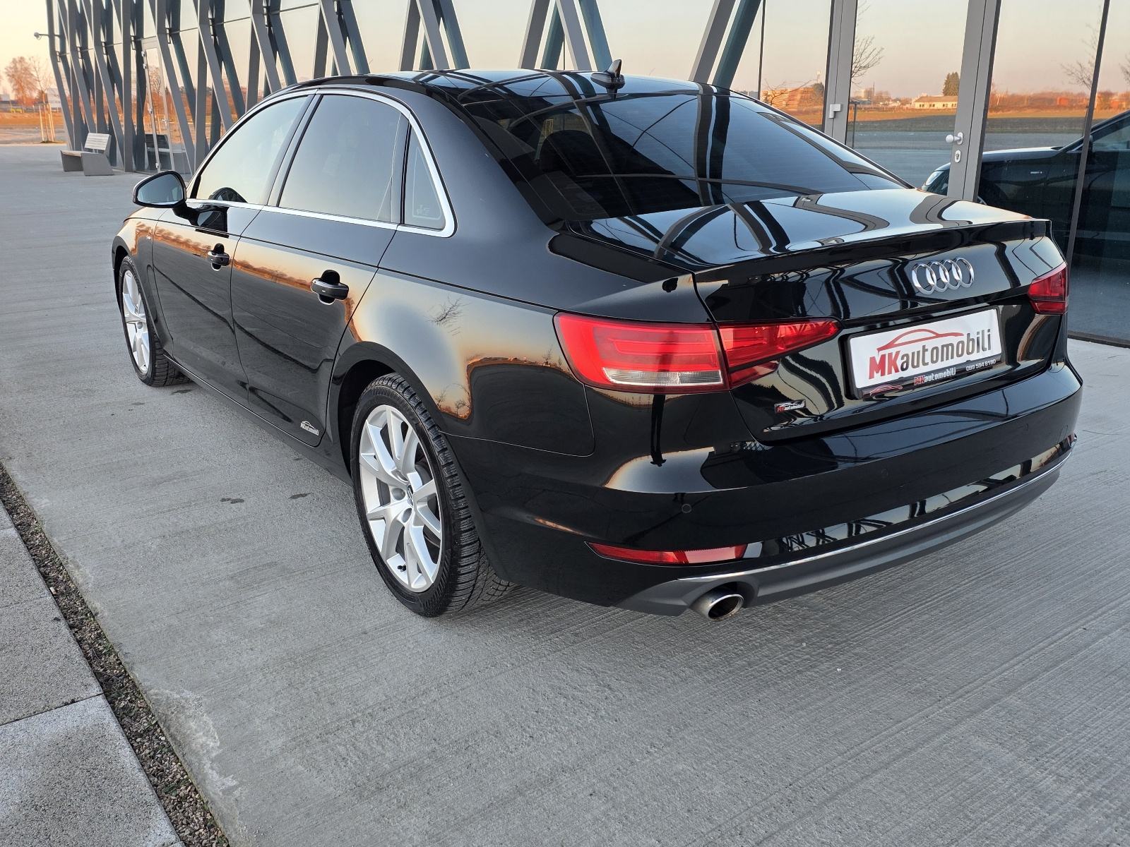 Audi A4 2,0 TDI S LINE,S TRONIK,ALU 18,NAVI,XENON, fotografija 4