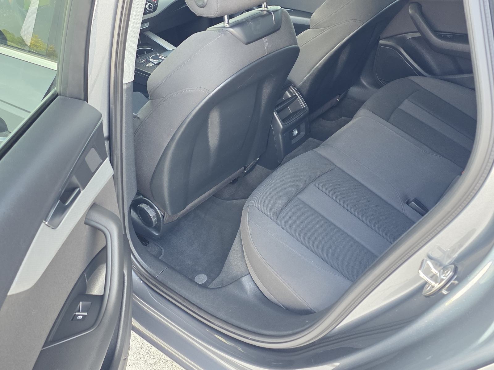 Audi A4 2,0 TDI S LINE,S TRONIK,VIRTUAL,GRIJANJE SJEDALA, fotografija 18