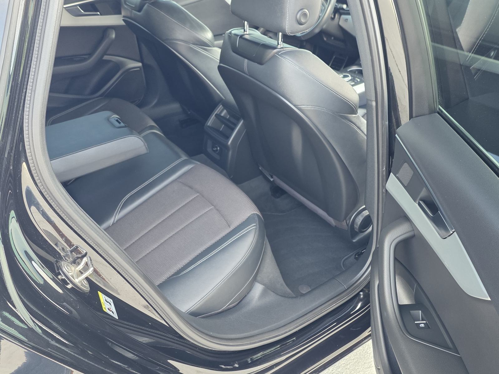 Audi A4 2,0 TDI S LINE,VIRTUAL,NAVI,FUL LED, fotografija 10