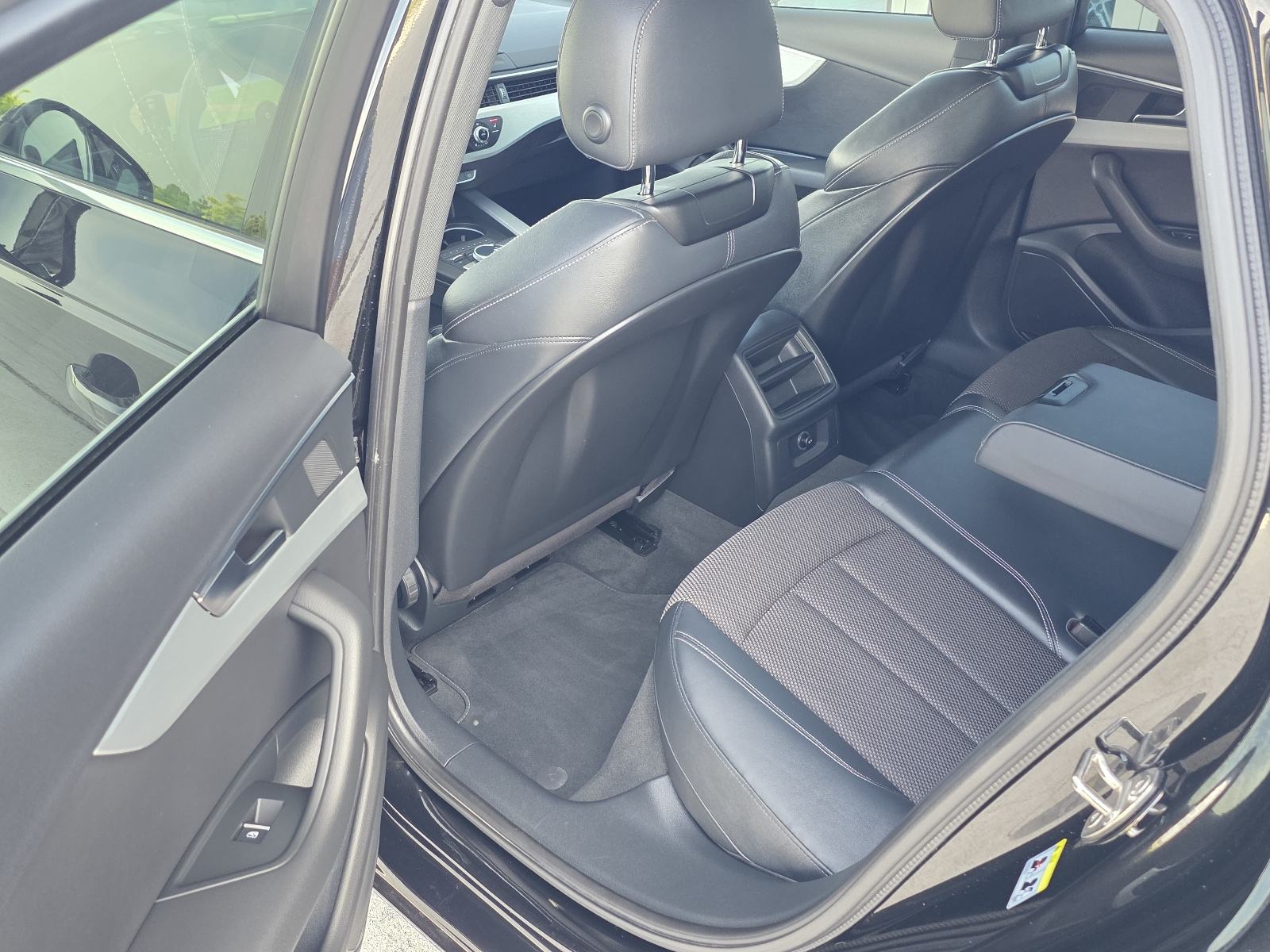 Audi A4 2,0 TDI S LINE,VIRTUAL,NAVI,FUL LED, fotografija 15
