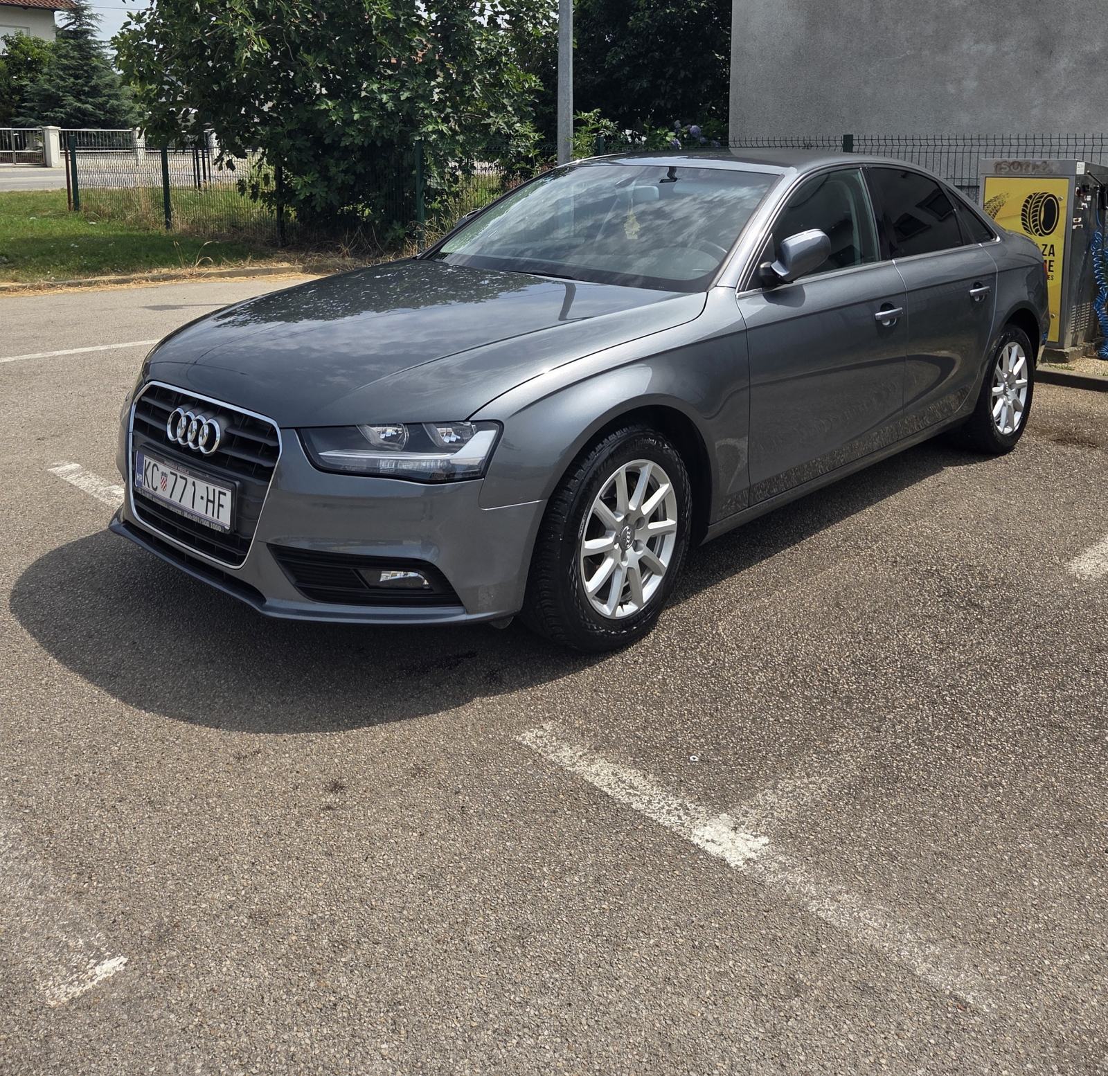 Audi A4 2,0 TDI 179tkm, REG GODINU DANA U ODLIČNOM STANJU, fotografija 2