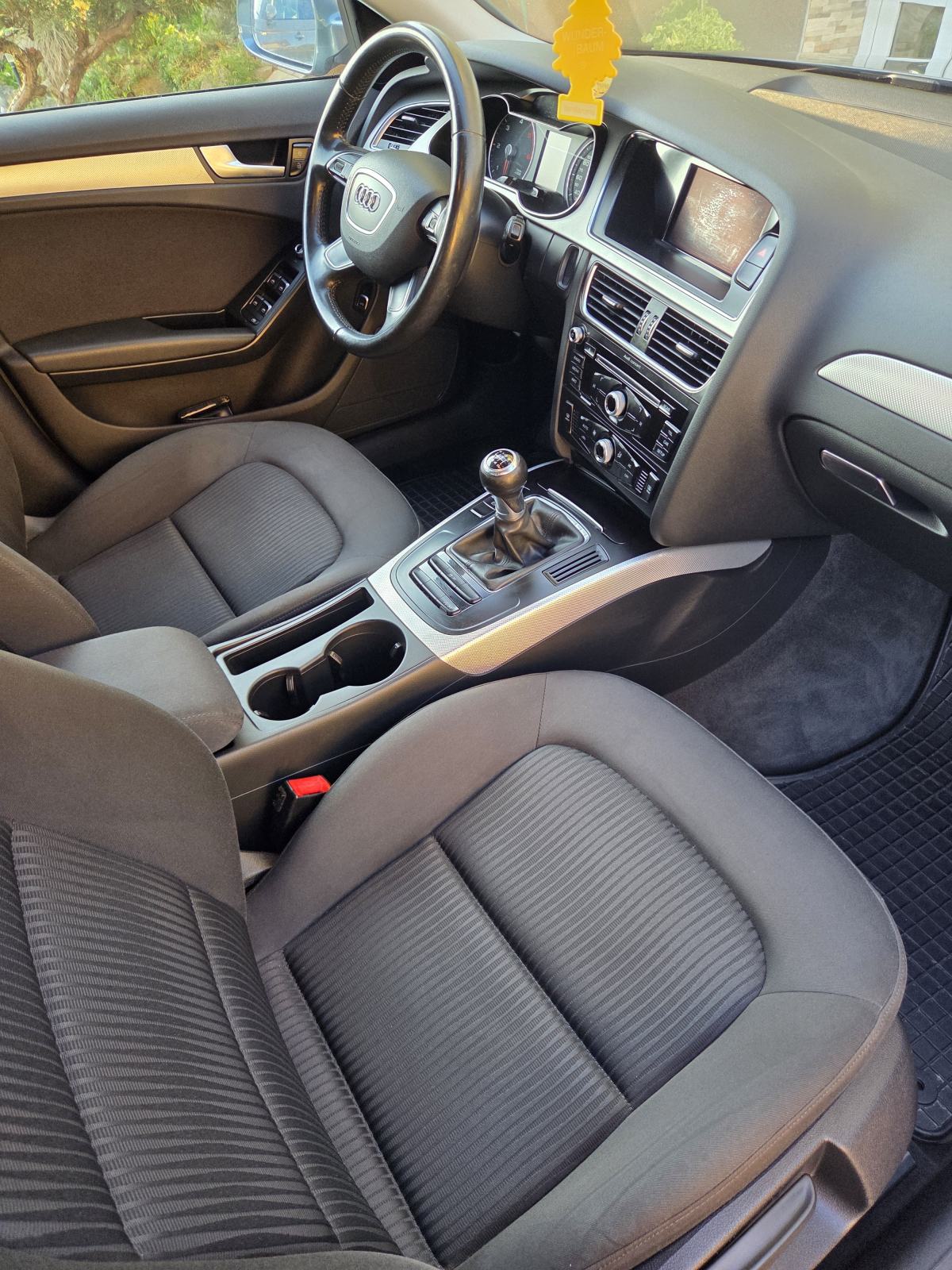 Audi A4 2,0 TDI 179tkm, REG GODINU DANA U ODLIČNOM STANJU, fotografija 13