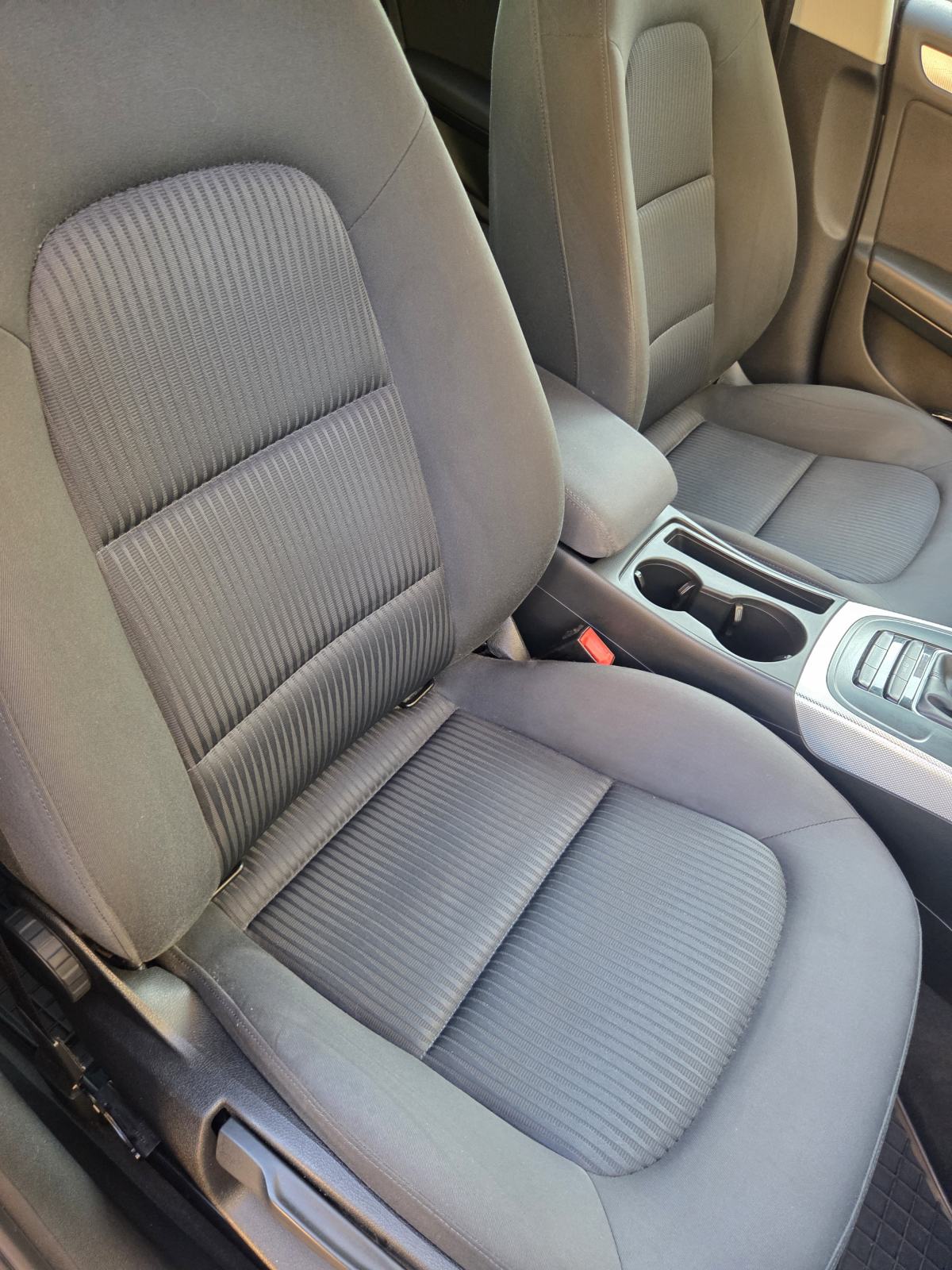 Audi A4 2,0 TDI 179tkm, REG GODINU DANA U ODLIČNOM STANJU, fotografija 14
