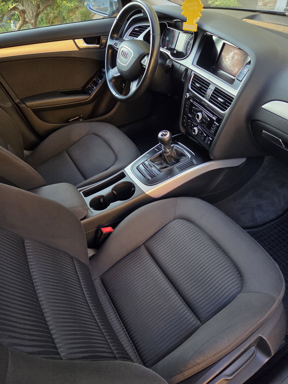 Audi A4 2,0 TDI 179tkm, REG GODINU DANA U ODLIČNOM STANJU, fotografija 12