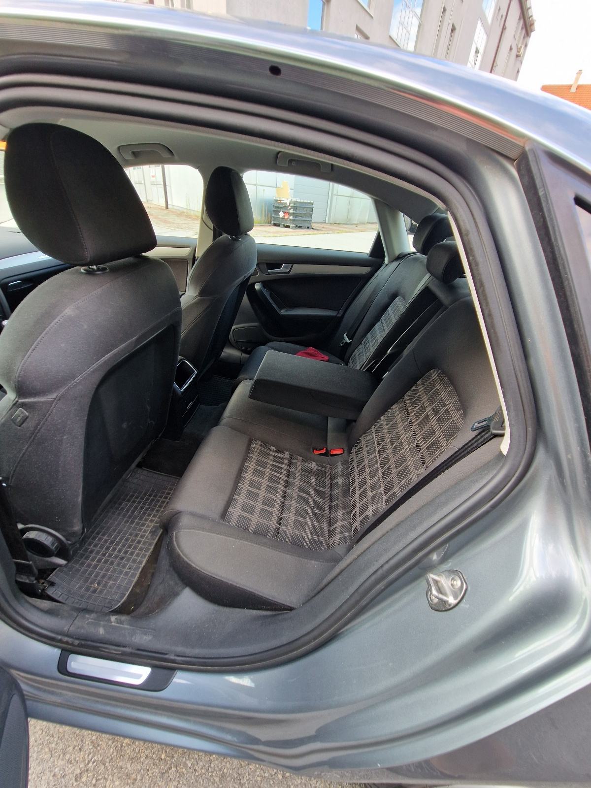 Audi A4 2,0 TDI, Quattro, 2011 godina, fotografija 4