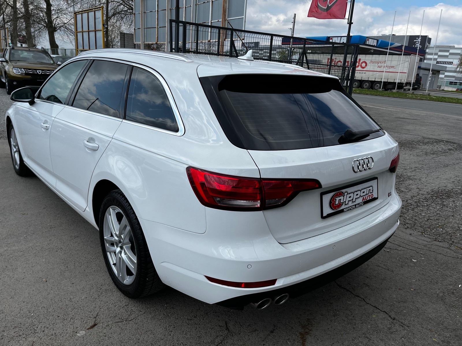 Audi A4 Avant 2,0 TDI S-Tronic REG:12/2026 - NAVI - LEASING RATA 460 €, fotografija 4