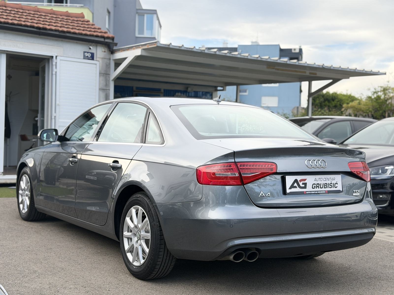 Audi A4 2,0 TDI *Bi-Xenon* *Sport oprema* *Top stanje* *Jamstvo*, fotografija 7