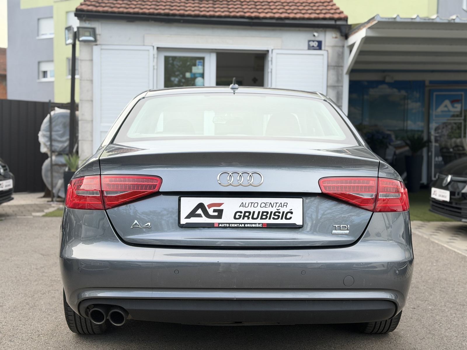 Audi A4 2,0 TDI *Bi-Xenon* *Sport oprema* *Top stanje* *Jamstvo*, fotografija 8