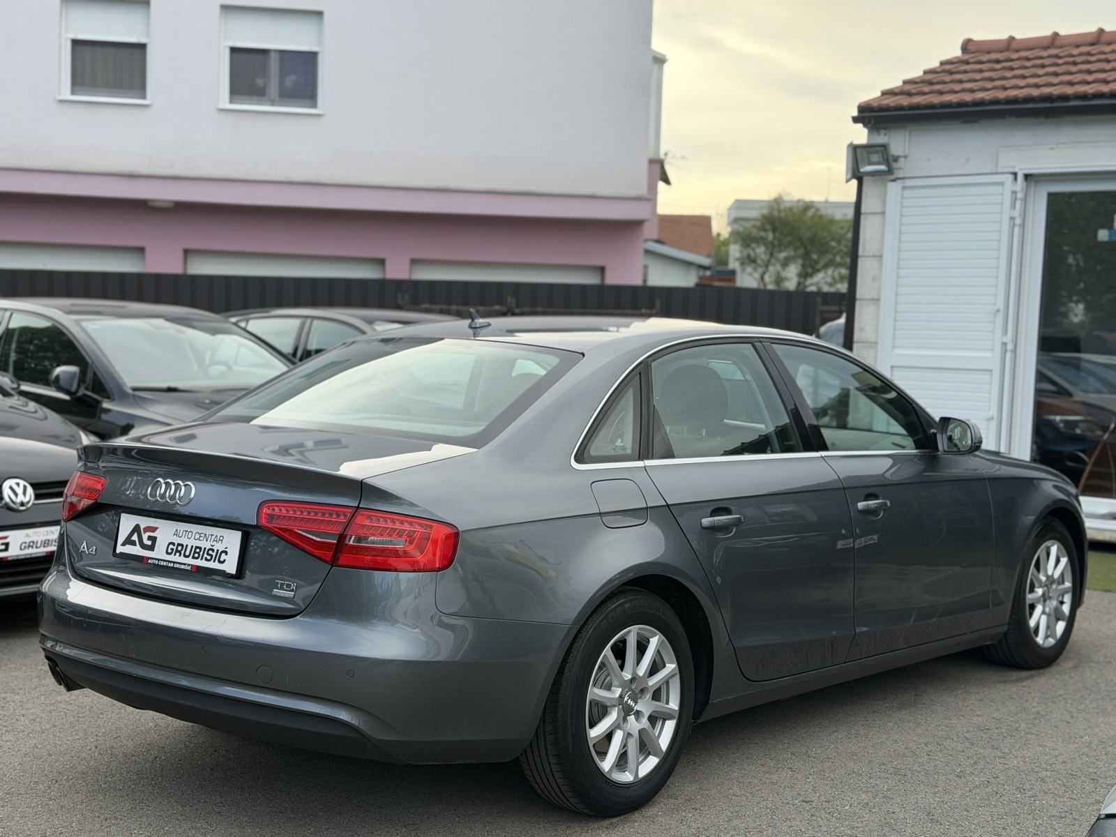 Audi A4 2,0 TDI *Bi-Xenon* *Sport oprema* *Top stanje* *Jamstvo*, fotografija 11