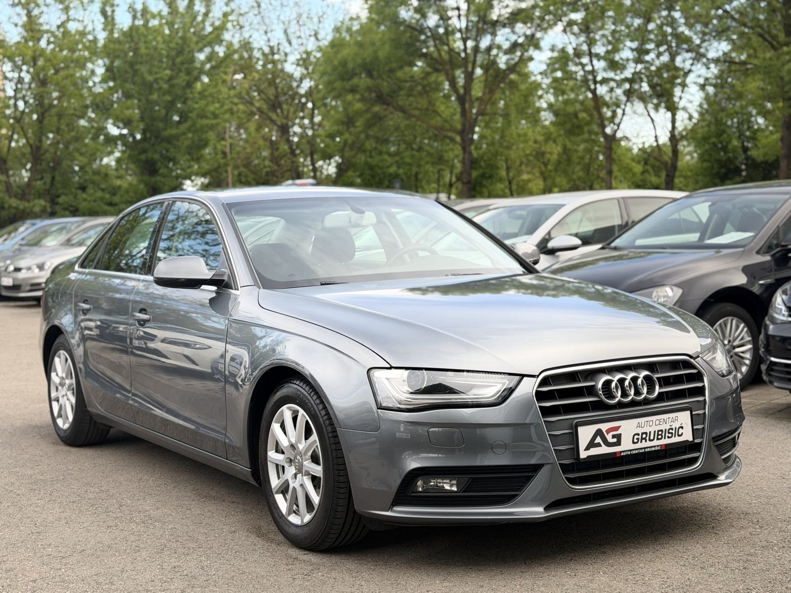 Audi A4 2,0 TDI *Bi-Xenon* *Sport oprema* *Top stanje* *Jamstvo*, fotografija 10