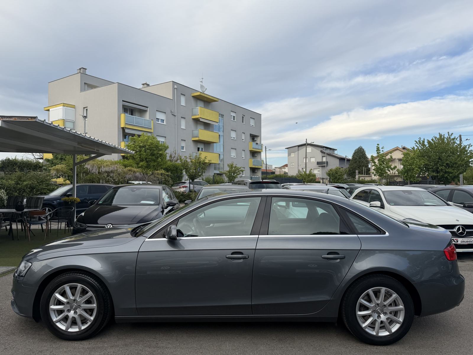 Audi A4 2,0 TDI *Bi-Xenon* *Sport oprema* *Top stanje* *Jamstvo*, fotografija 6