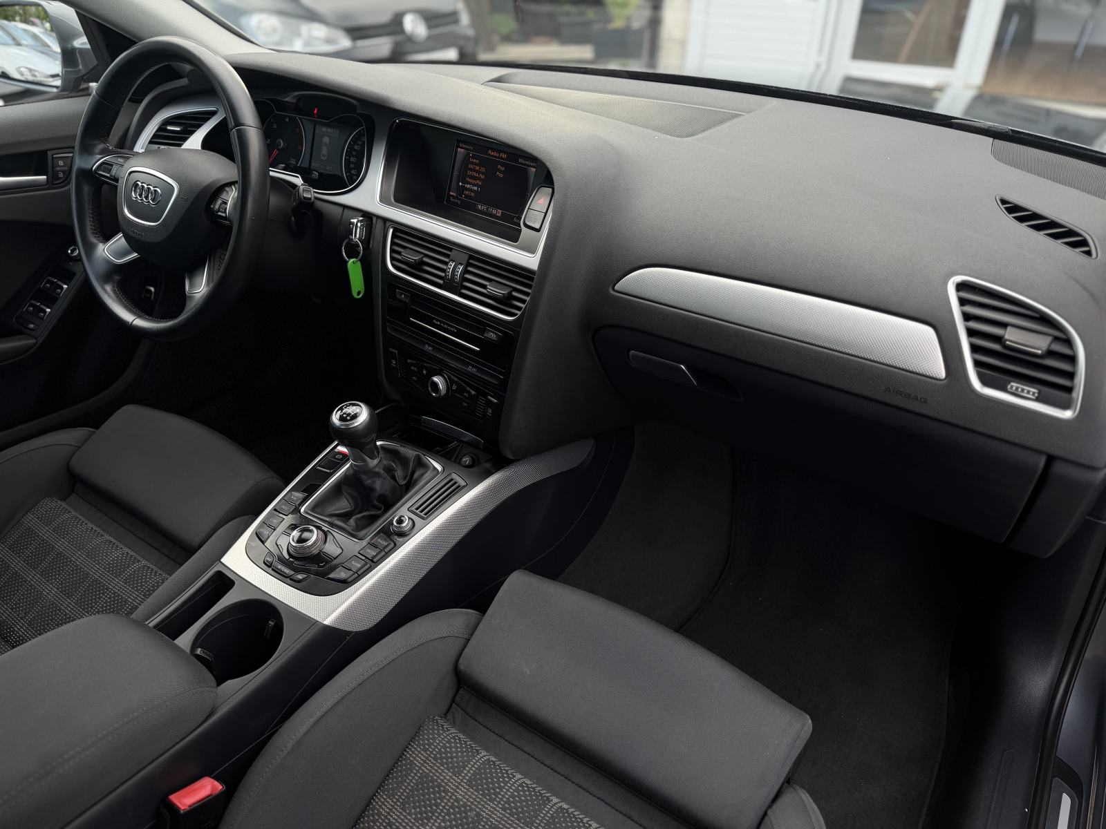 Audi A4 2,0 TDI *Bi-Xenon* *Sport oprema* *Top stanje* *Jamstvo*, fotografija 12
