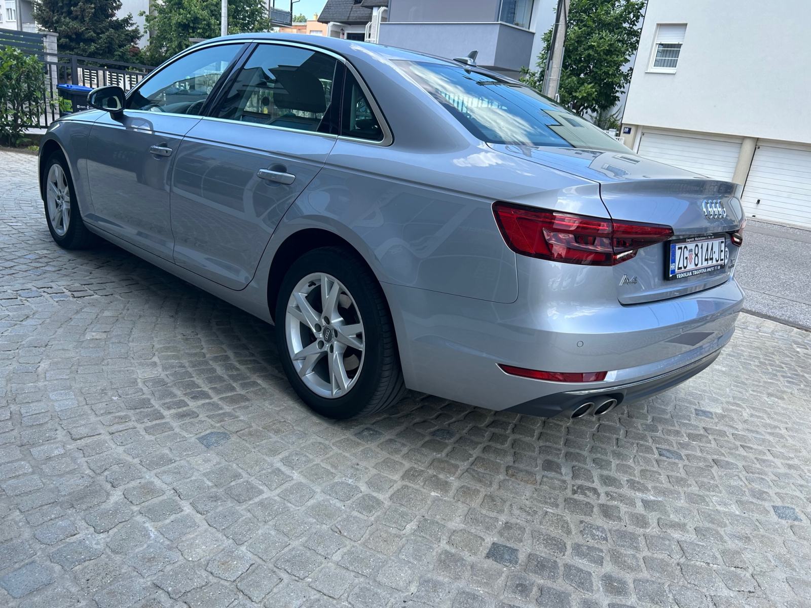 Audi A4 2,0 TDI Sport aut Quattro, top stanje, matrix, servisi,gume 2x, fotografija 4