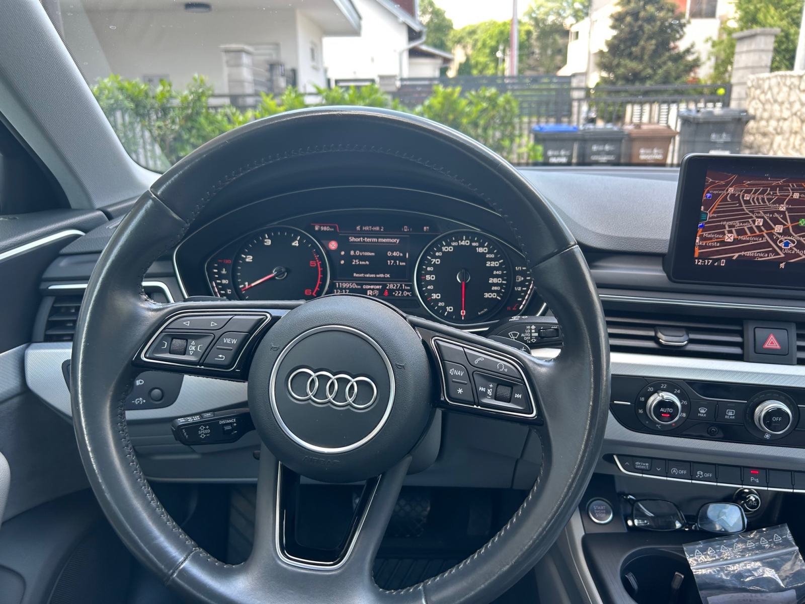 Audi A4 2,0 TDI Sport aut Quattro, top stanje, matrix, servisi,gume 2x, fotografija 9