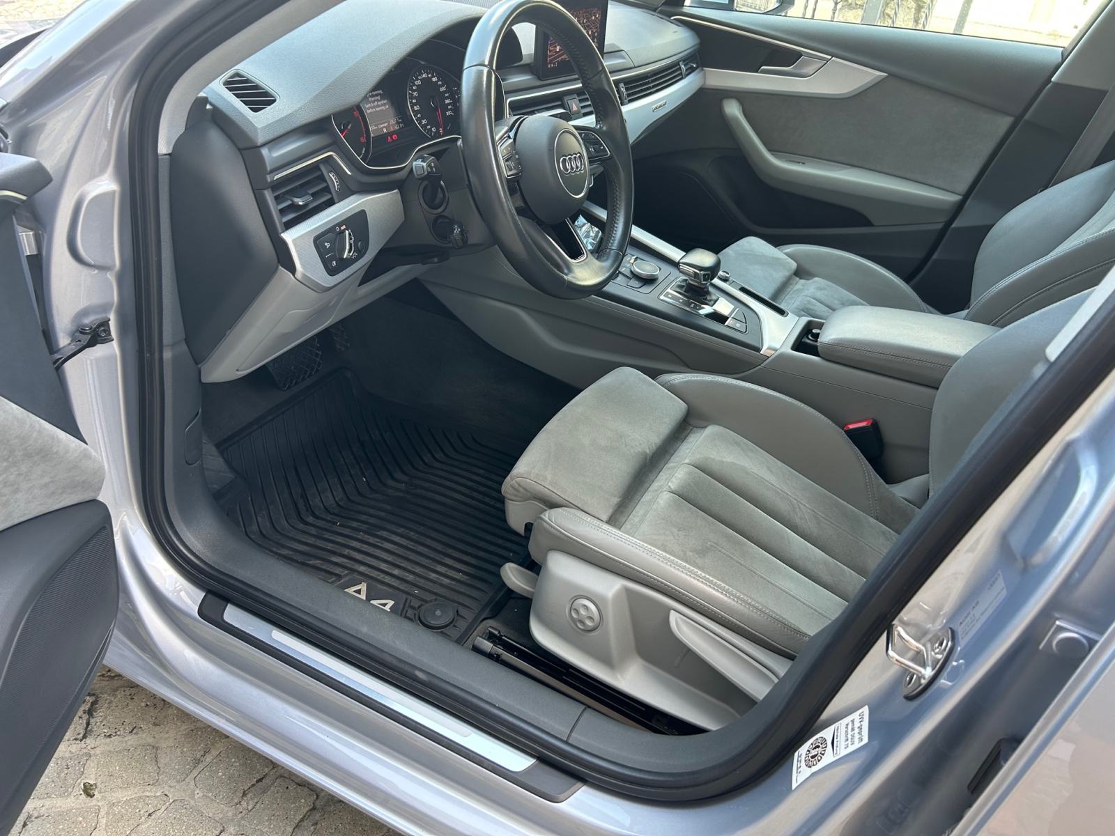 Audi A4 2,0 TDI Sport aut Quattro, top stanje, matrix, servisi,gume 2x, fotografija 8