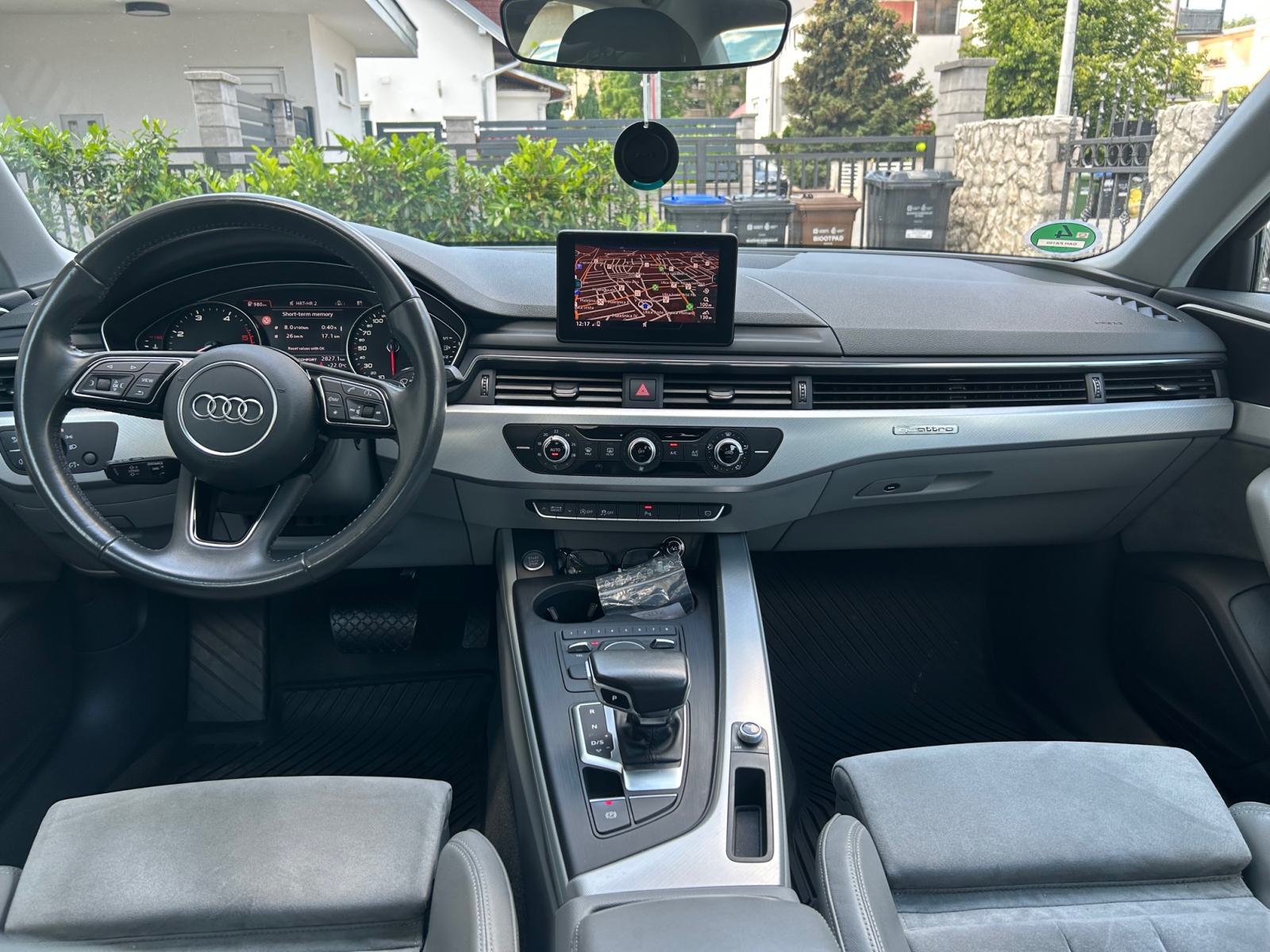 Audi A4 2,0 TDI Sport aut Quattro, top stanje, matrix, servisi,gume 2x, fotografija 10