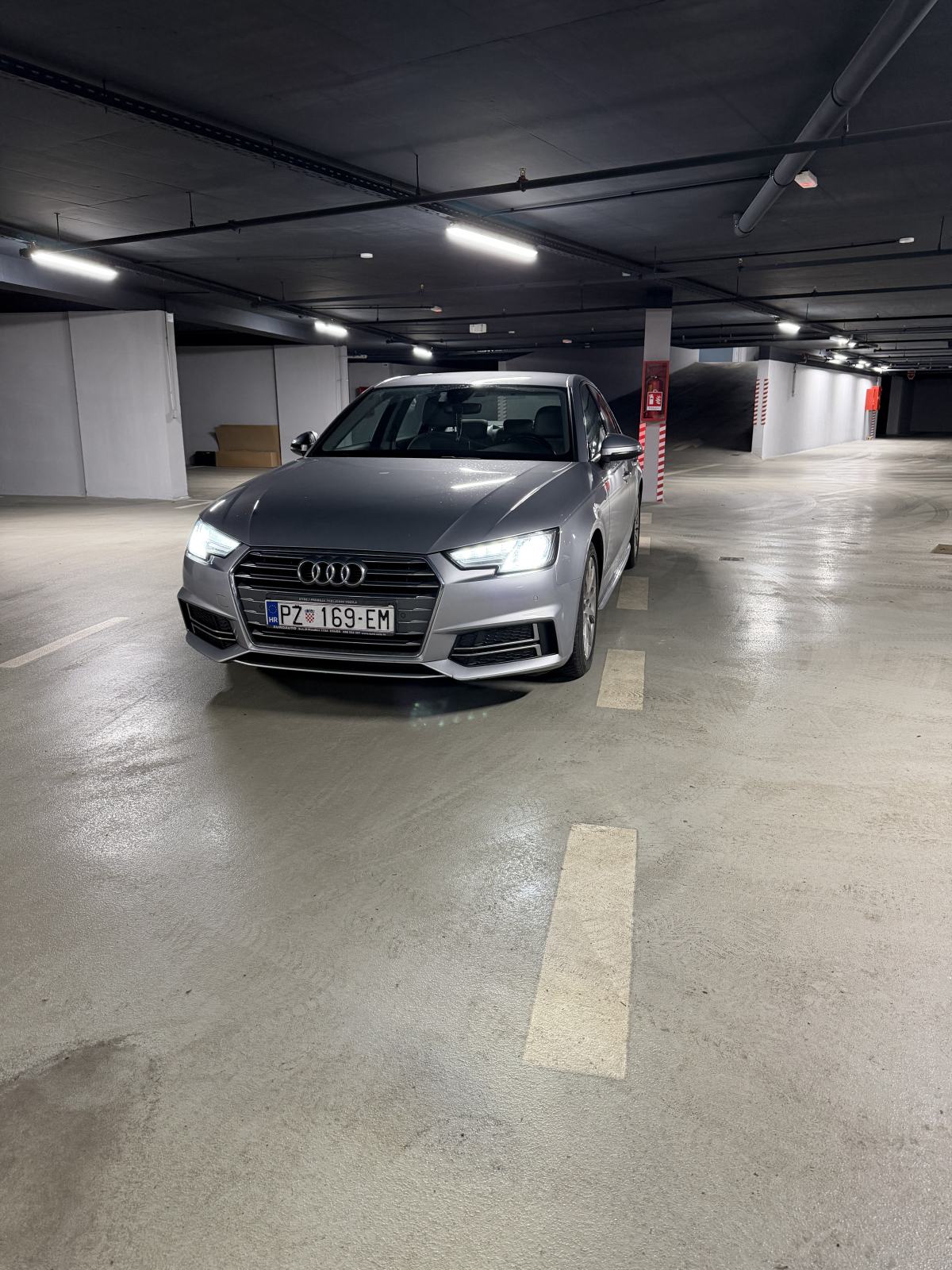 Audi A4 2,0 TDI Sport automatik, fotografija 9