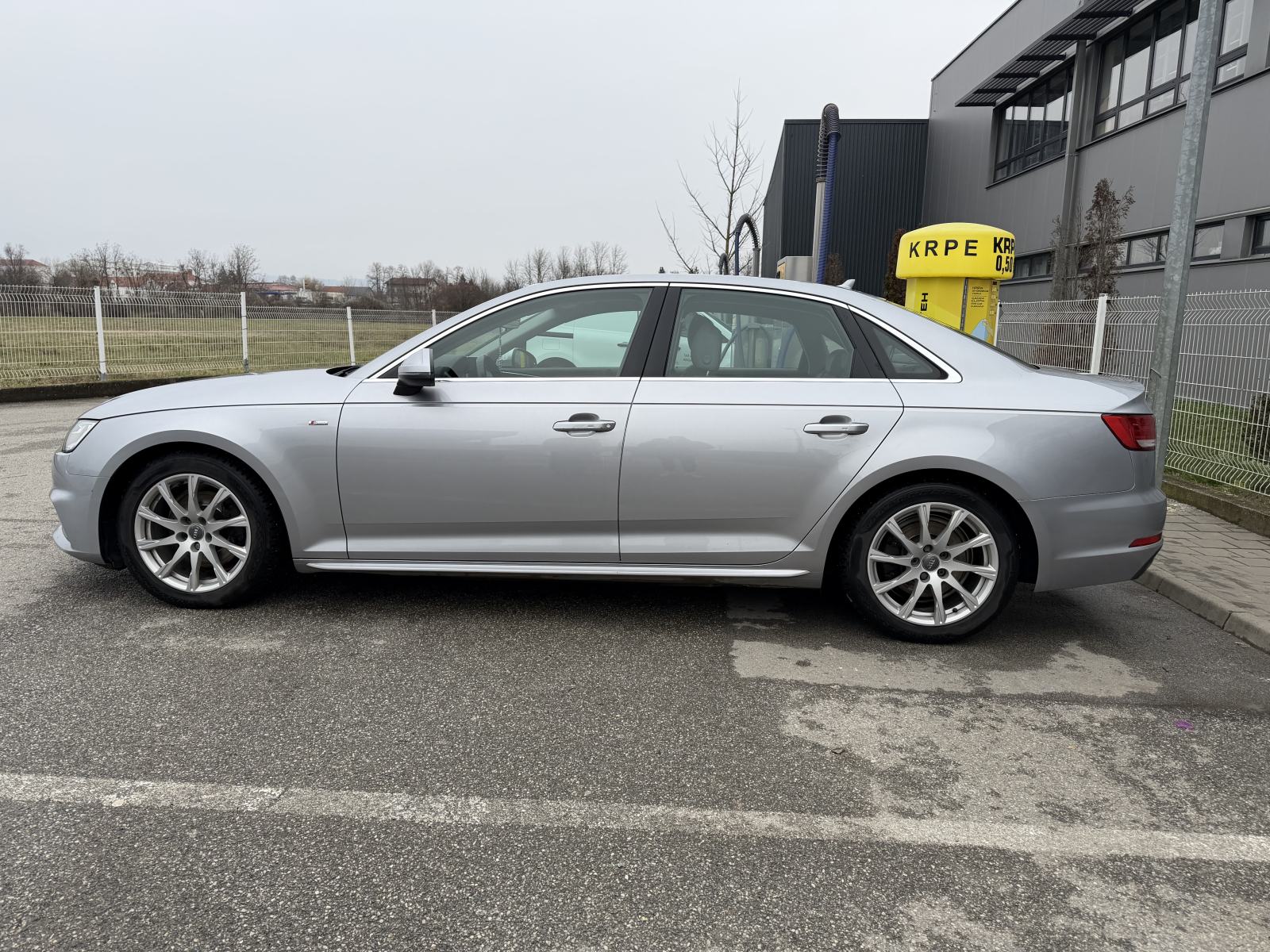 Audi A4 2,0 TDI Sport automatik, fotografija 10