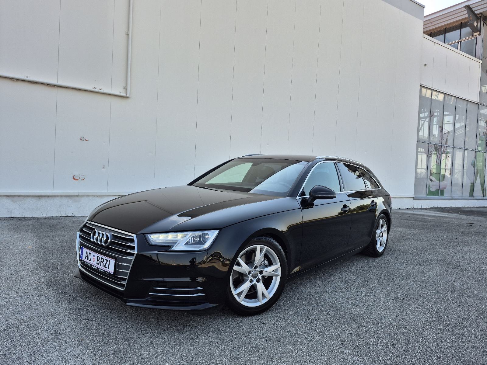 Audi A4 2,0 TDI Sport sjedala,navigacija, el.gepek,senzori,el.retroviz, fotografija 1