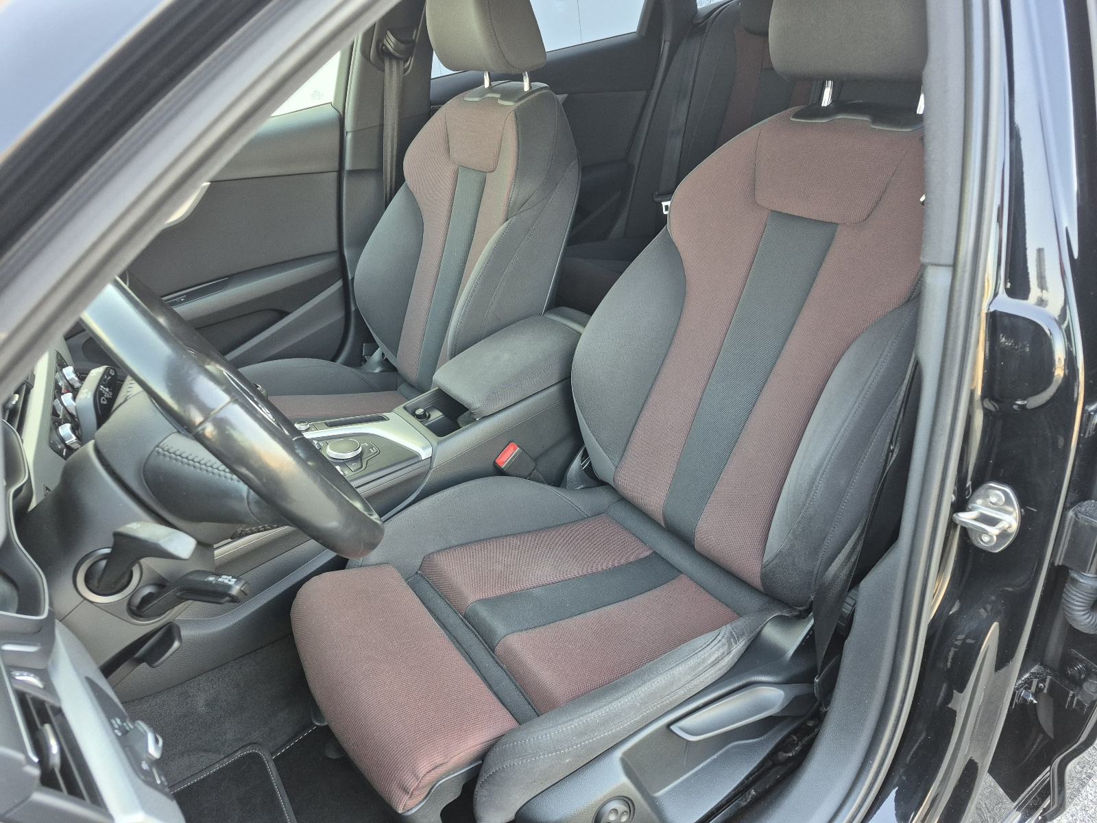 Audi A4 2,0 TDI Sport sjedala,navigacija, el.gepek,senzori,el.retroviz, fotografija 17