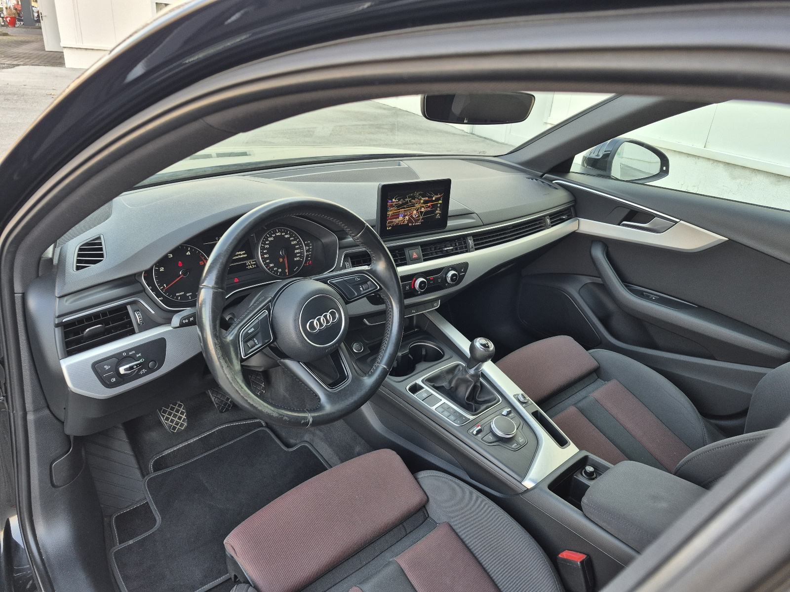 Audi A4 2,0 TDI Sport sjedala,navigacija, el.gepek,senzori,el.retroviz, fotografija 18
