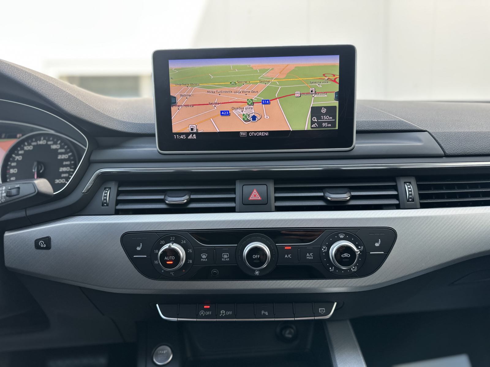 Audi A4 2,0 TDI SPORT S TRONIC/F1/LED/NAVI/TEMPOMAT/SENZORI, fotografija 19
