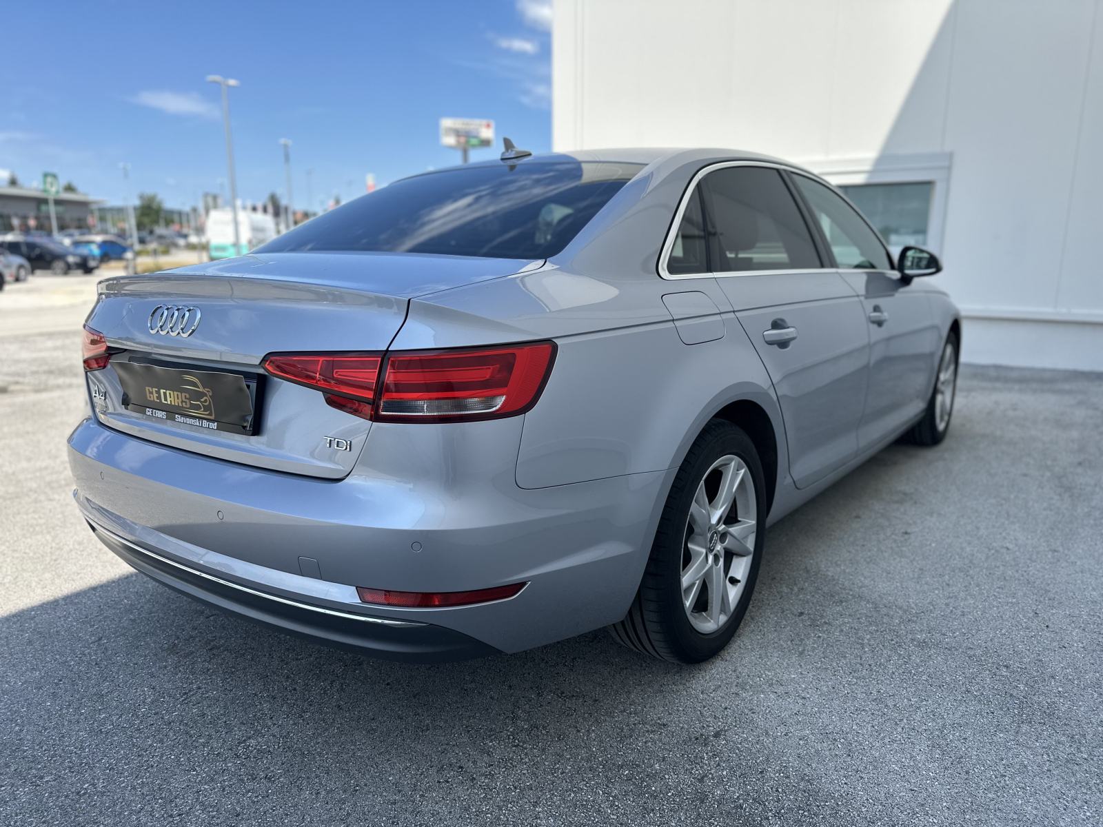 Audi A4 2,0 TDI SPORT S TRONIC/F1/LED/NAVI/TEMPOMAT/SENZORI, fotografija 5