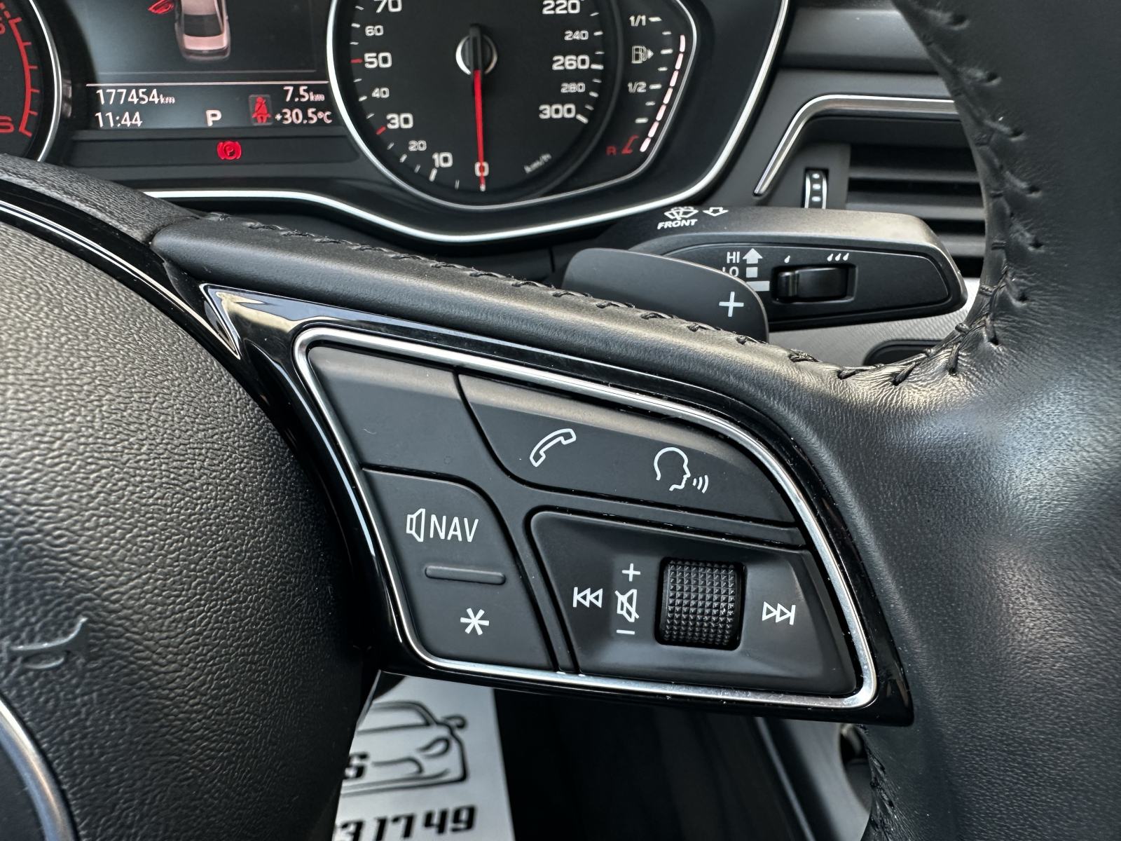 Audi A4 2,0 TDI SPORT S TRONIC/F1/LED/NAVI/TEMPOMAT/SENZORI, fotografija 17
