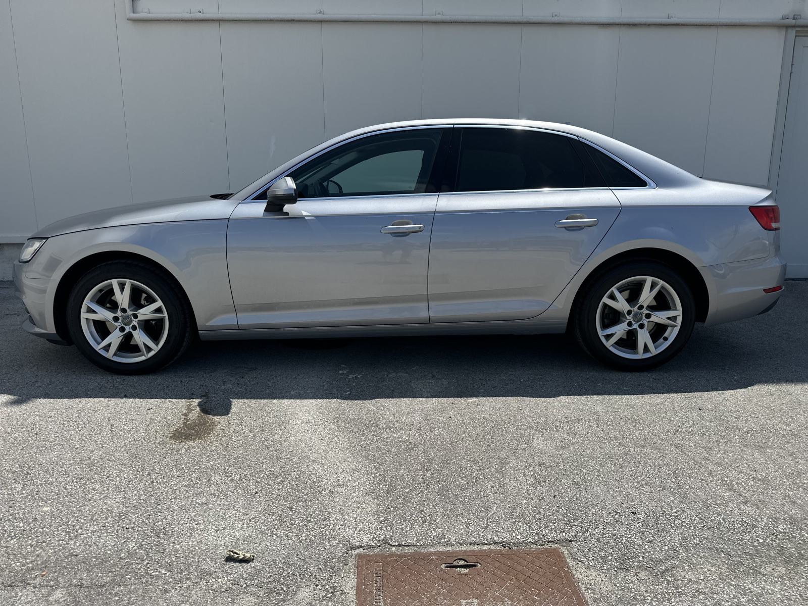Audi A4 2,0 TDI SPORT S TRONIC/F1/LED/NAVI/TEMPOMAT/SENZORI, fotografija 2