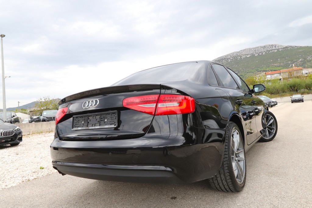 Audi A4 2.0 TDI Tiptronic Ambition -FACELIFT-, fotografija 17