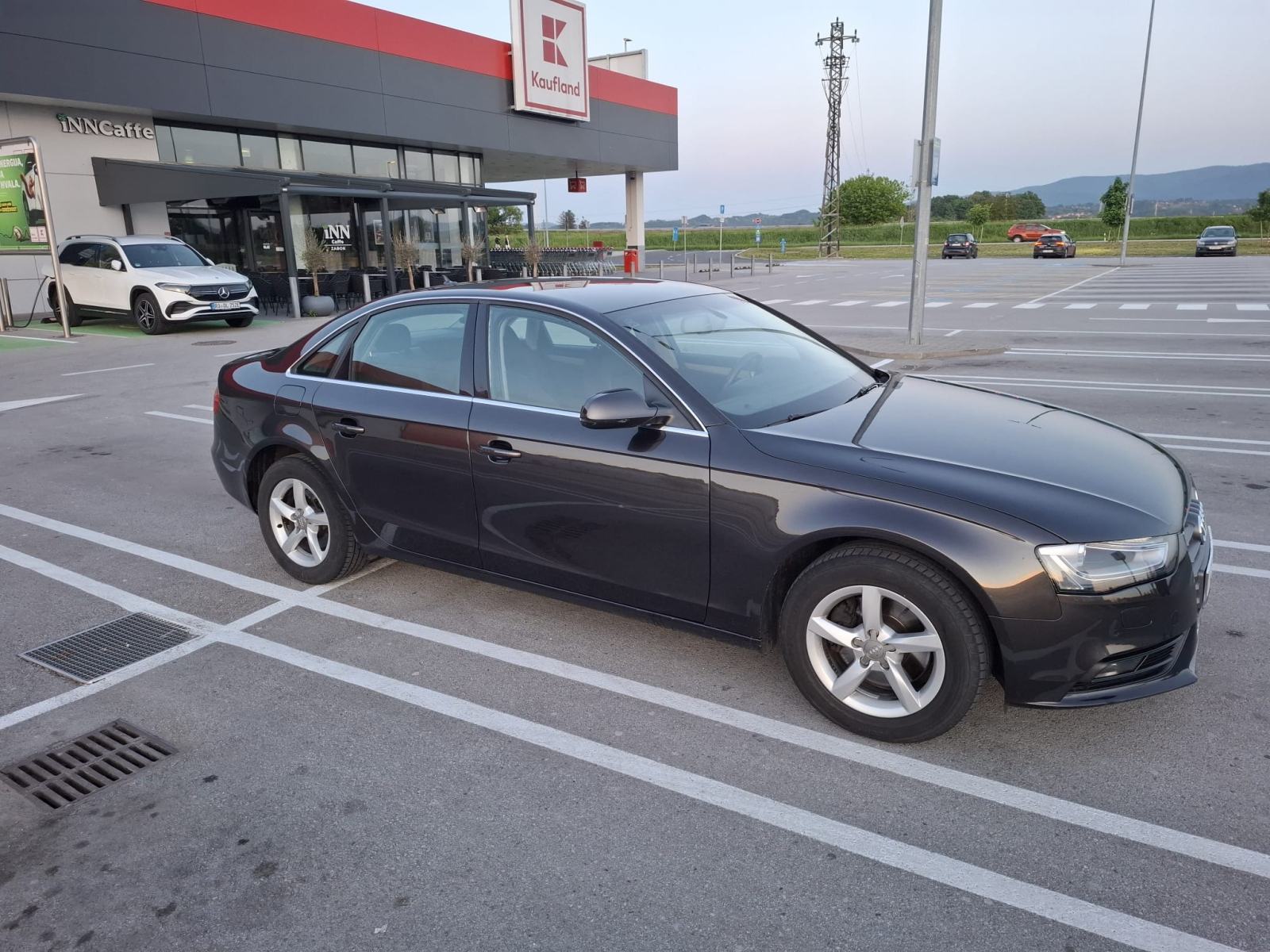 Audi A4 2,0 TDi - 275384 km - TOP STANJE - MOGUĆA ZAMJENA, fotografija 2