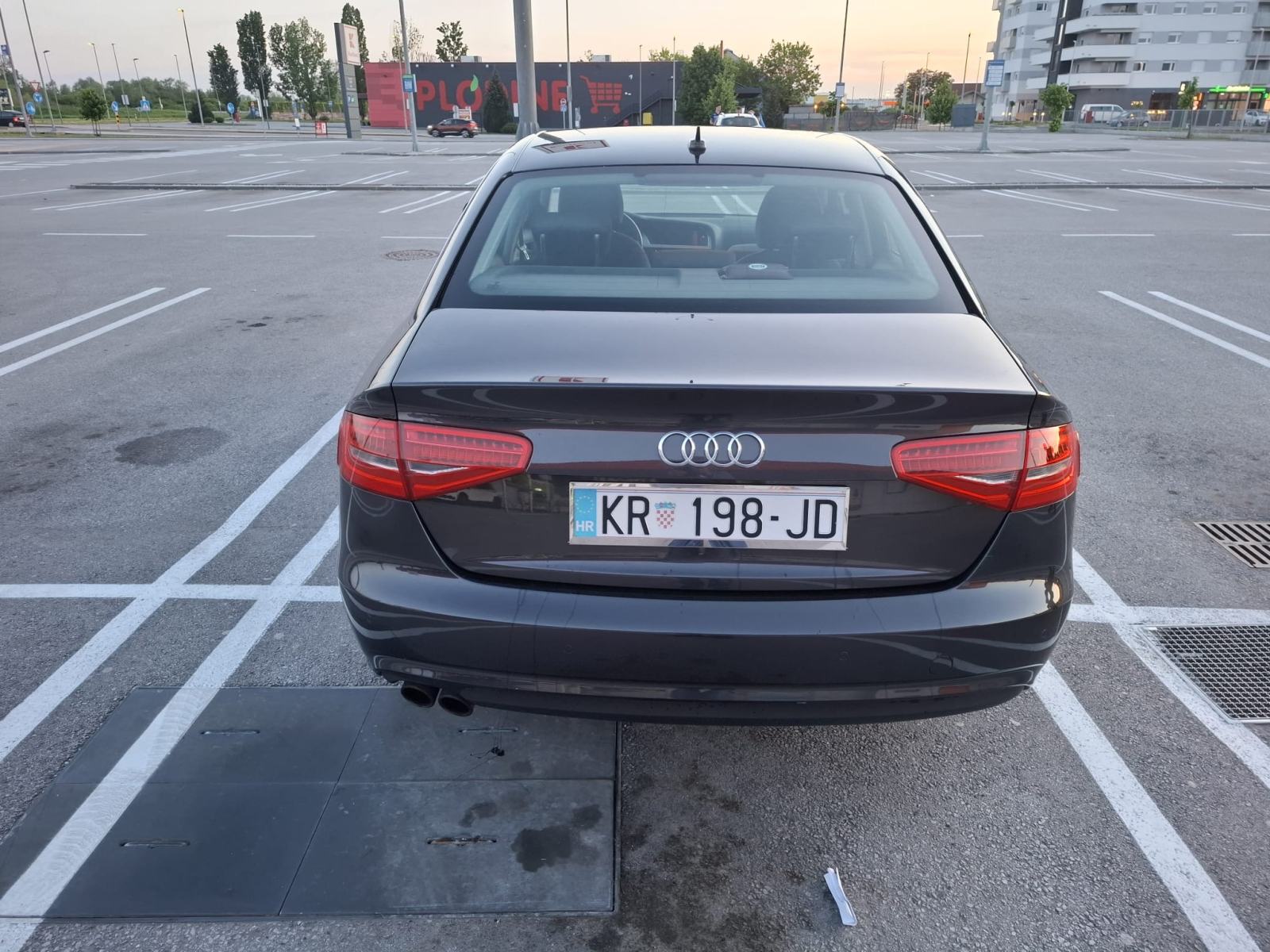 Audi A4 2,0 TDi - 275384 km - TOP STANJE - MOGUĆA ZAMJENA, fotografija 4