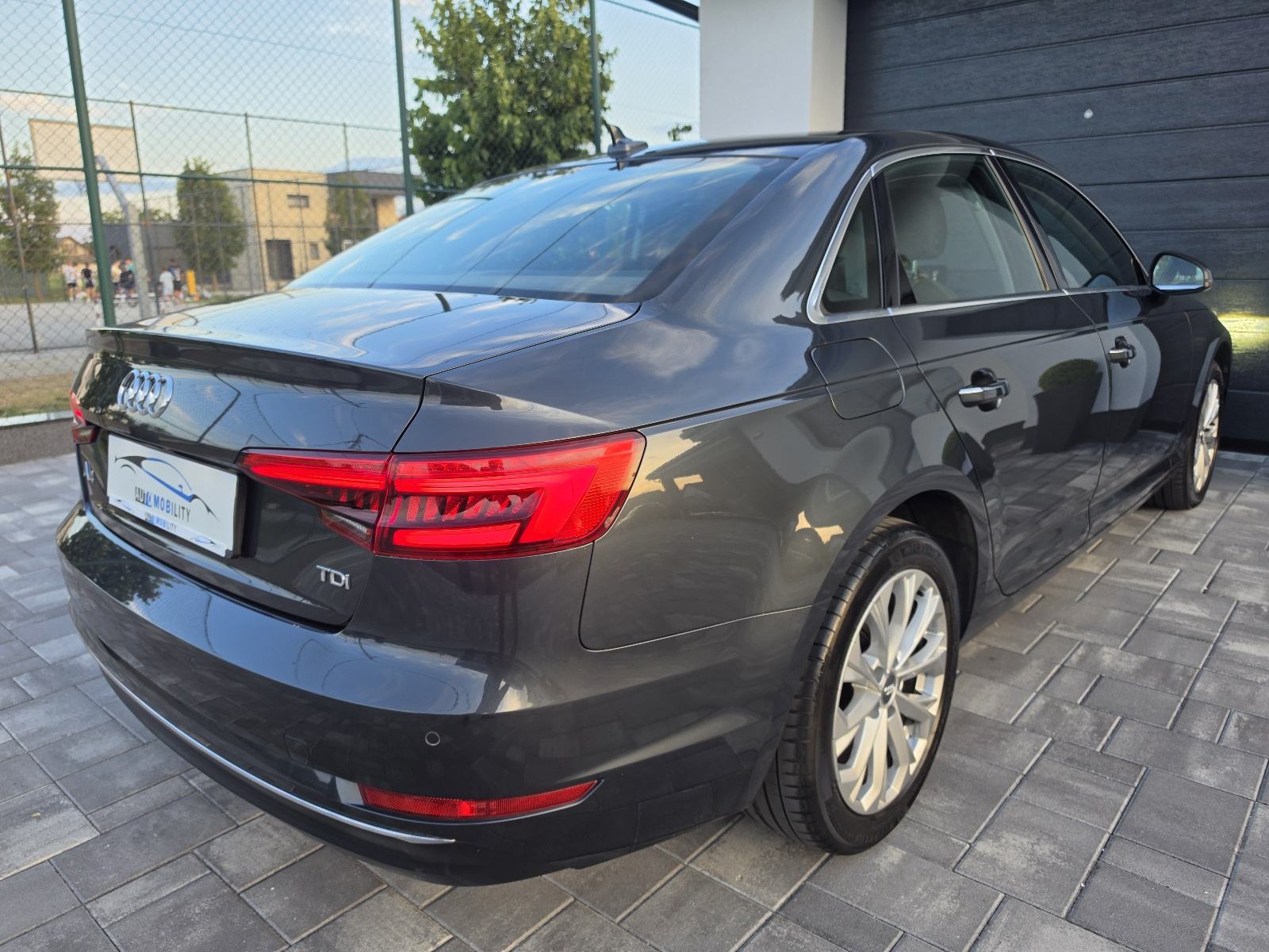 Audi A4 2,0 TDI ULTRA MATRIX NAVI VEL. SERVIS **GARANCIJA**, fotografija 4