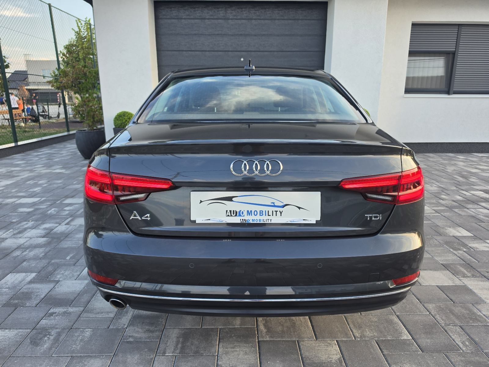 Audi A4 2,0 TDI ULTRA MATRIX NAVI VEL. SERVIS **GARANCIJA**, fotografija 5