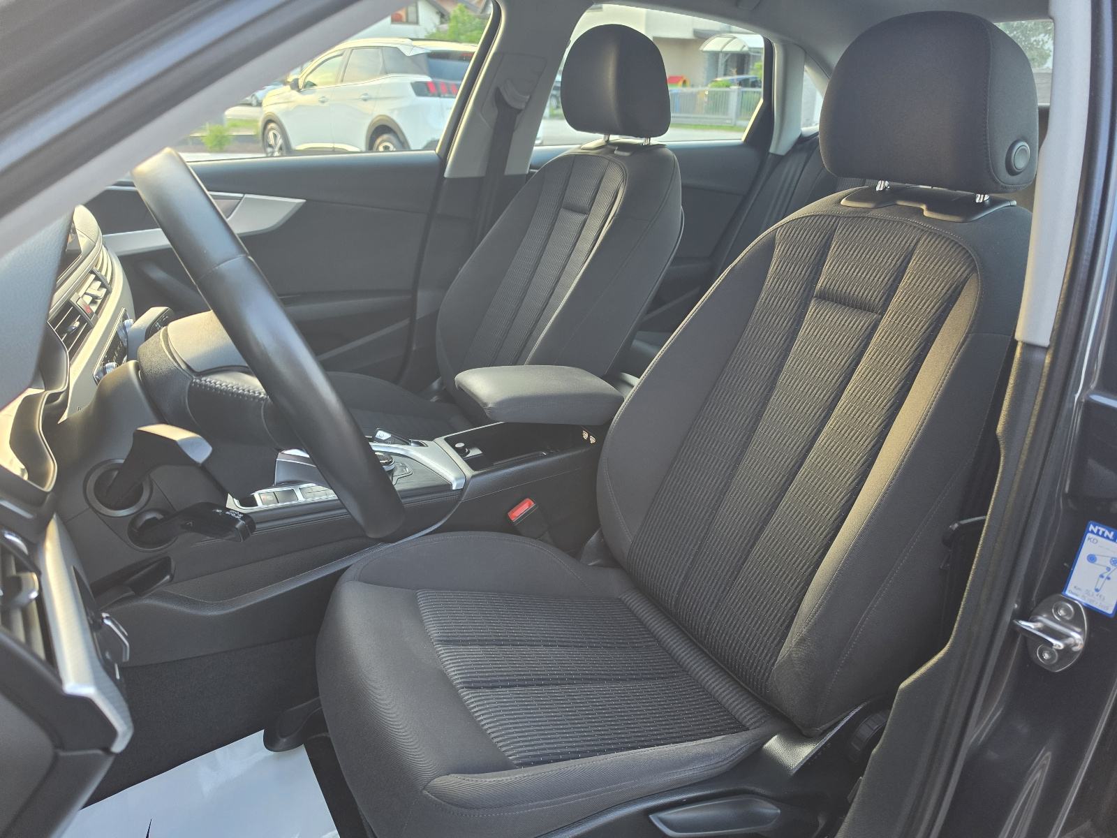 Audi A4 2,0 TDI ULTRA MATRIX NAVI VEL. SERVIS **GARANCIJA**, fotografija 8