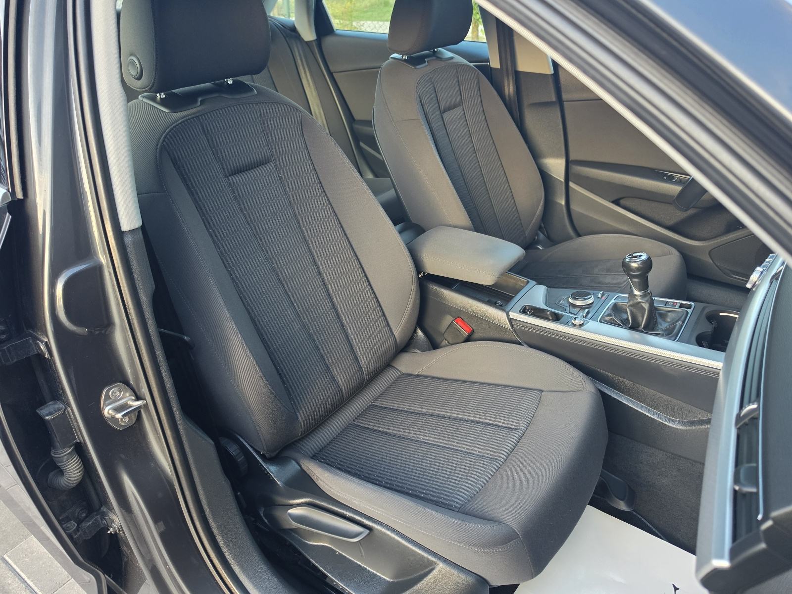 Audi A4 2,0 TDI ULTRA MATRIX NAVI VEL. SERVIS **GARANCIJA**, fotografija 13