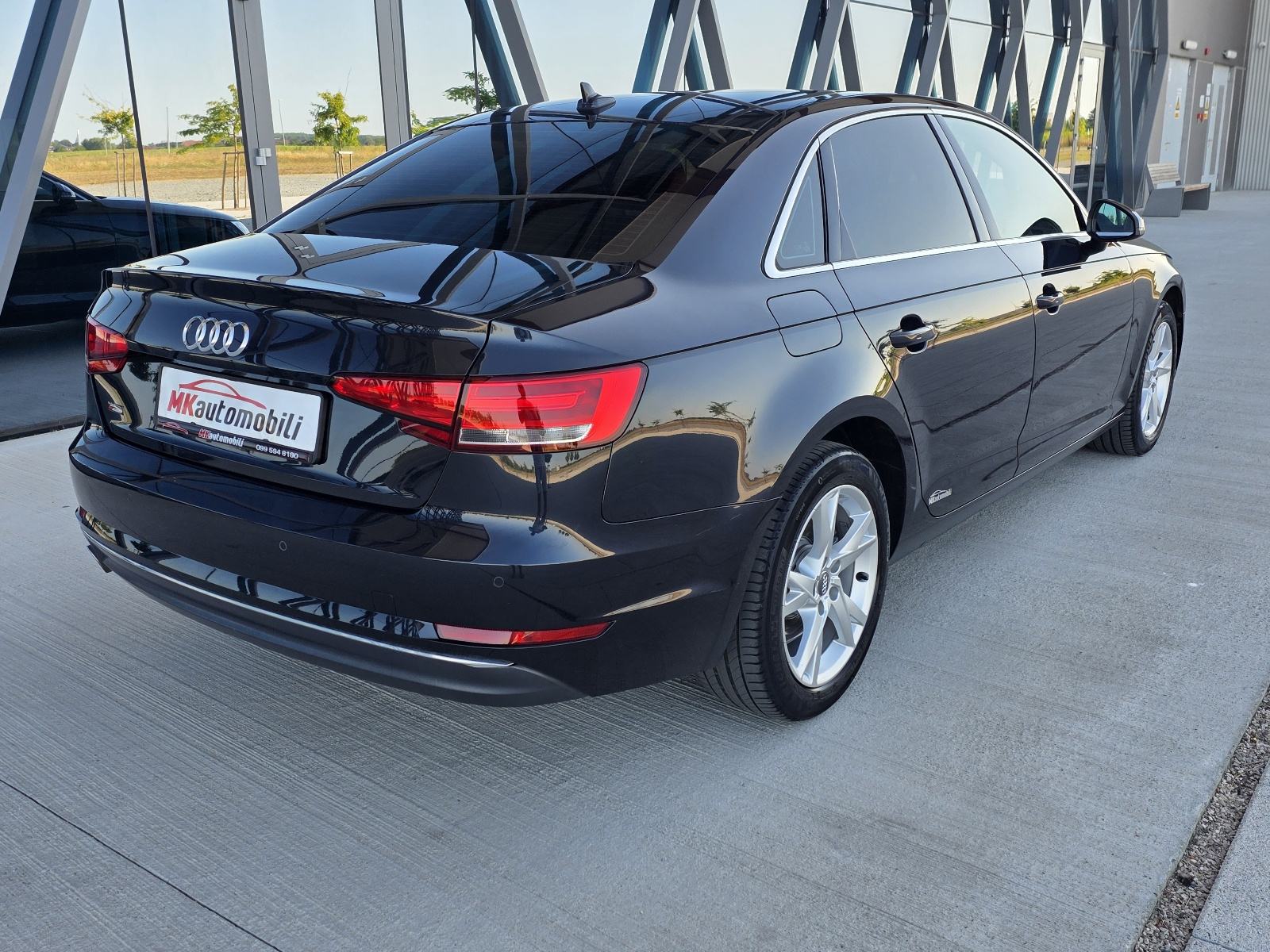 Audi A4 2,0 TDI,VIRTUAL, ALU,NAVI,XENON,172 T.K.M, fotografija 5