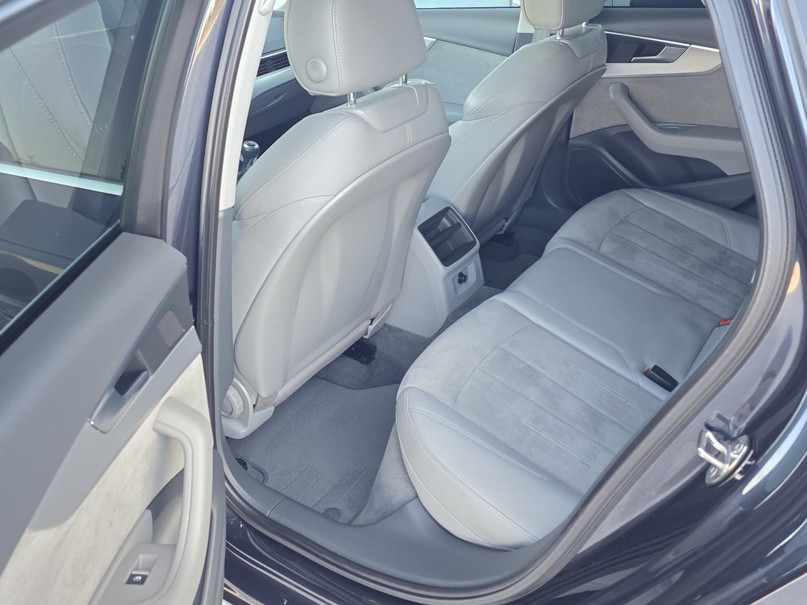 Audi A4 2,0 TDI,VIRTUAL, ALU,NAVI,XENON,172 T.K.M, fotografija 20