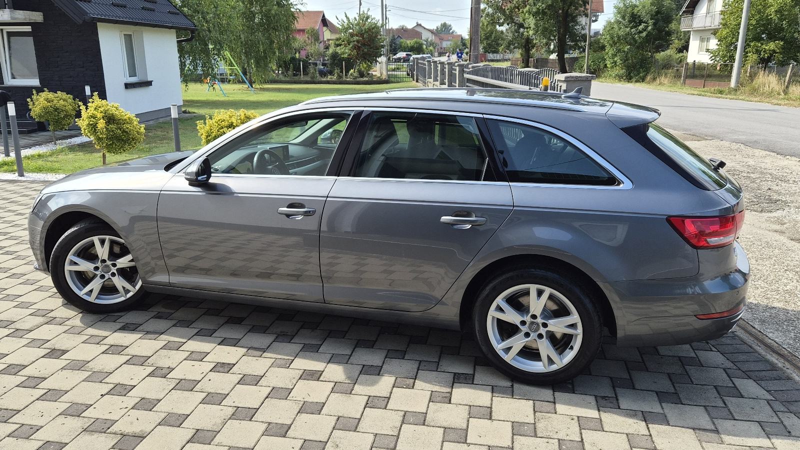 Audi A4 2,0 TDI - VRHUNSKO STANJE - VIRTUAL - NAVIGACIJA -, pogled izvana - slika 3