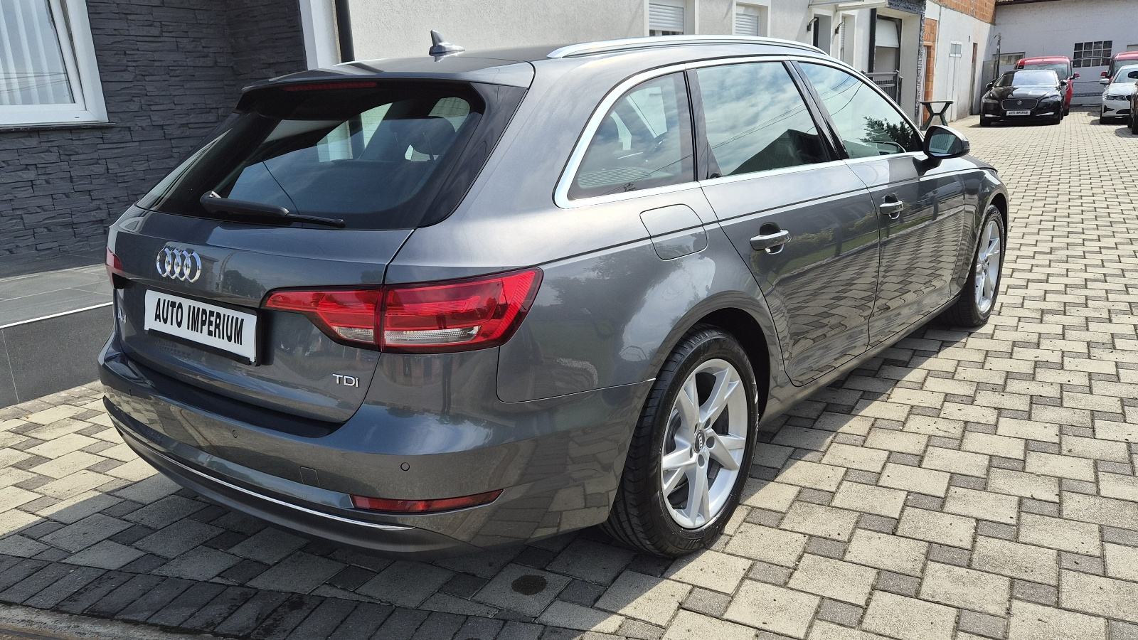 Audi A4 2,0 TDI - VRHUNSKO STANJE - VIRTUAL - NAVIGACIJA -, fotografija 8