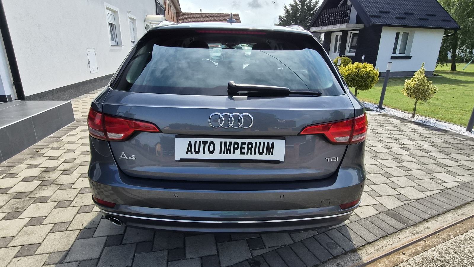 Audi A4 2,0 TDI - VRHUNSKO STANJE - VIRTUAL - NAVIGACIJA -, fotografija 9