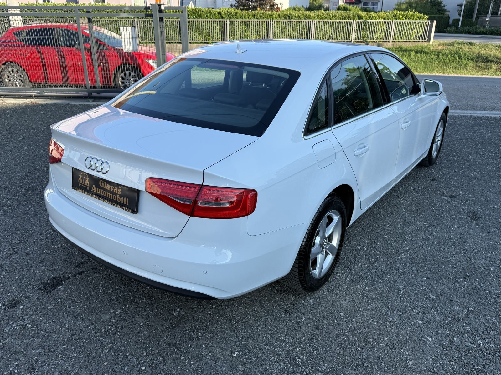 Audi A4 2,0 TDI XENON,NAVI,LED,NOVE GUME,SERVISNA,TOP STANJE!!!, fotografija 7